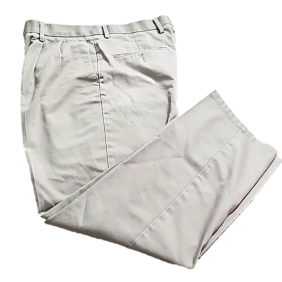 Dockers Classic Fit khaki by Levi's Strauss size 33×49 - Picture 1 of 12